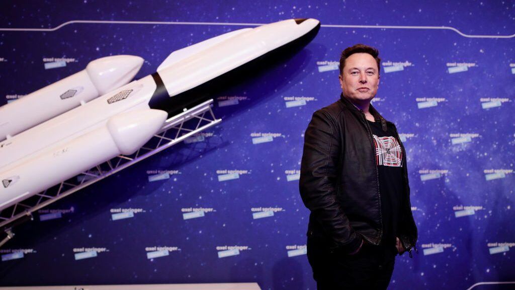 BERLIN, GERMANY DECEMBER 01:  SpaceX owner and Tesla CEO Elon Musk arrives on the red carpet for the Axel Springer Award 2020 on December 01, 2020 in Berlin, Germany.  (Photo by Hannibal Hanschke-Pool/Getty Images)
