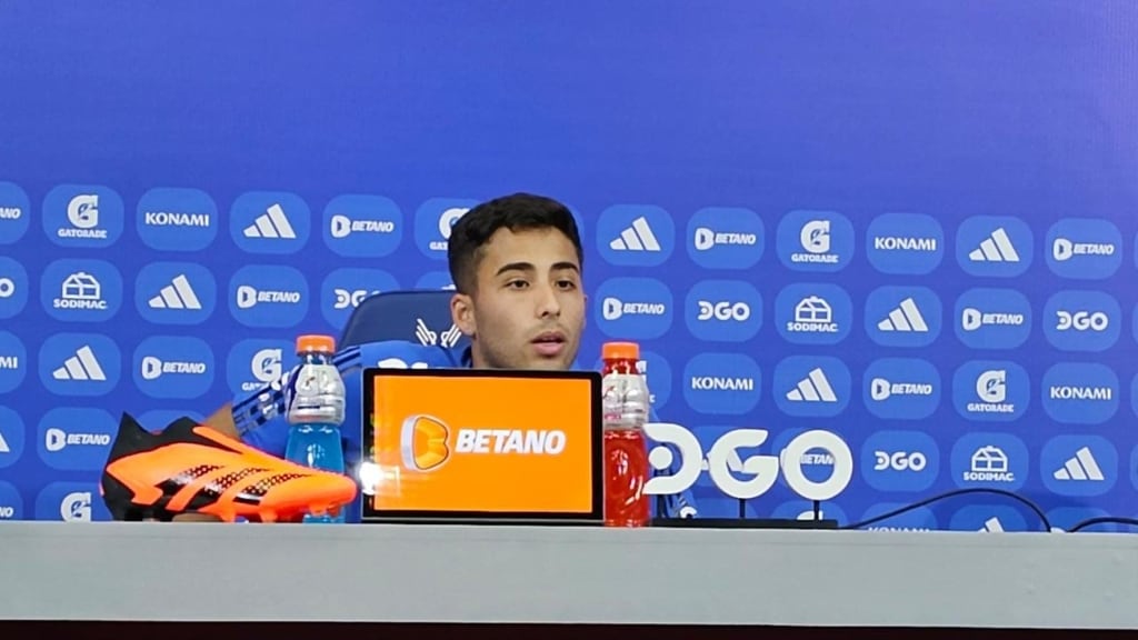 Lucas Assadi expresa una crítica autoevaluación a su nivel en la U: "No ha sido un año bueno para mi en lo general"