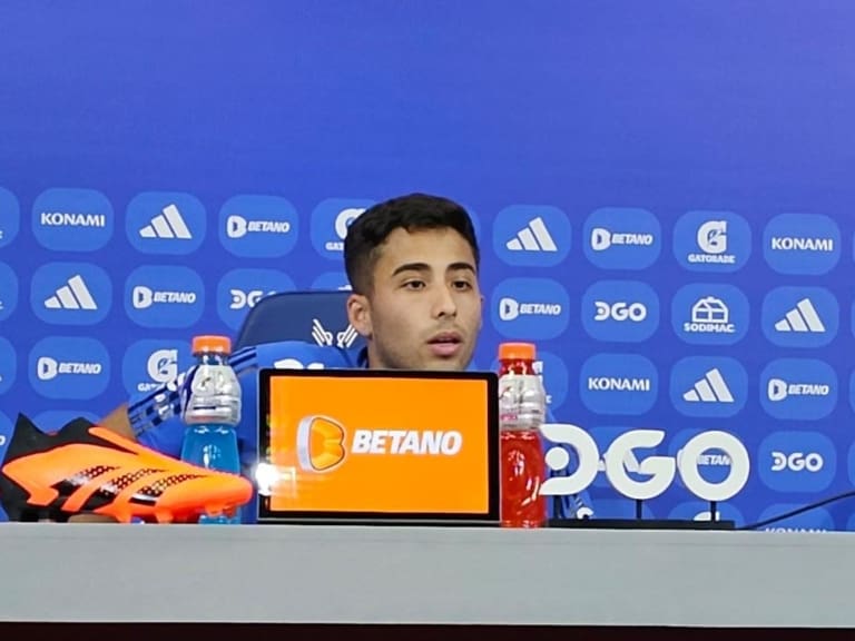 Lucas Assadi expresa una crítica autoevaluación a su nivel en la U: "No ha sido un año bueno para mi en lo general"