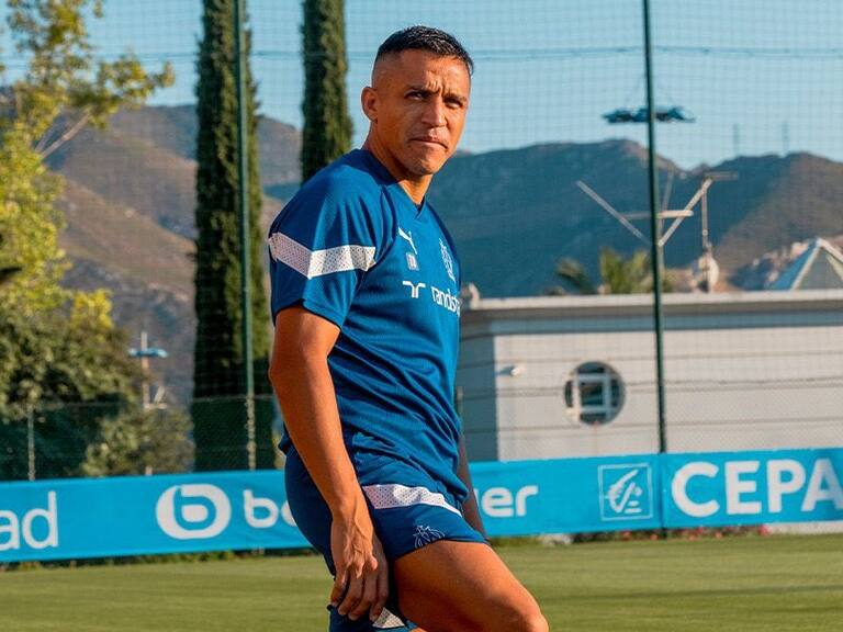 Alexis Sánchez es recibido entre abrazos por su DT y vive intenso primer entrenamiento con Olympique de Marsella