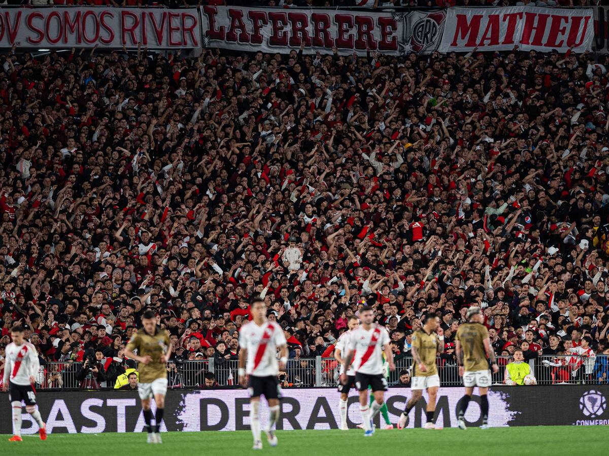 Gobierno de Argentina carga contra la Conmebol y ‘Chiqui’ Tapia por prohibir bandera de Islas Malvinas en el River-Colo Colo