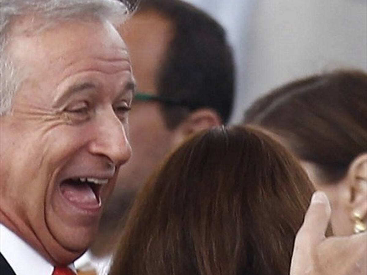 Ministro Larraín creó pymes para obtener 20 millones de dólares de Corfo