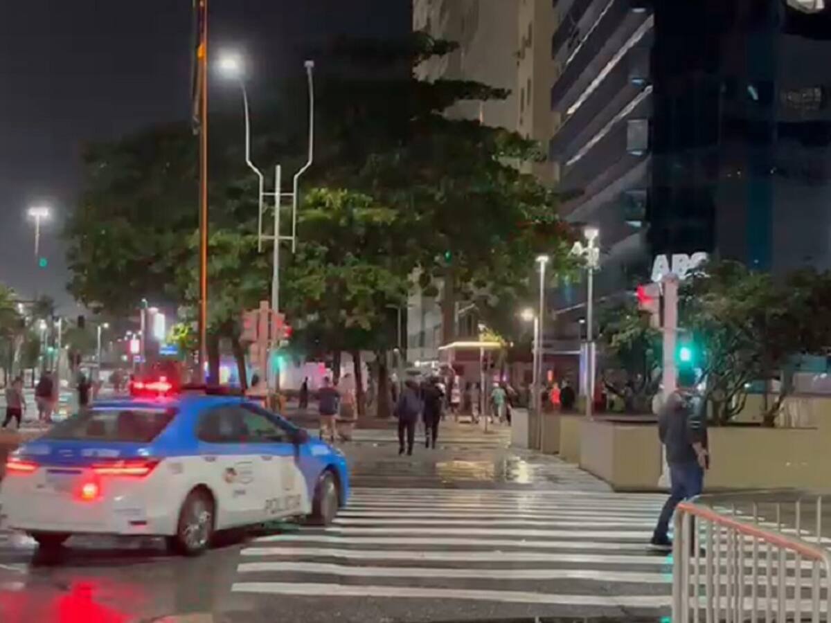 Hinchas de Flamengo y Universidad Católica protagonizan violento enfrentamiento en Copacabana