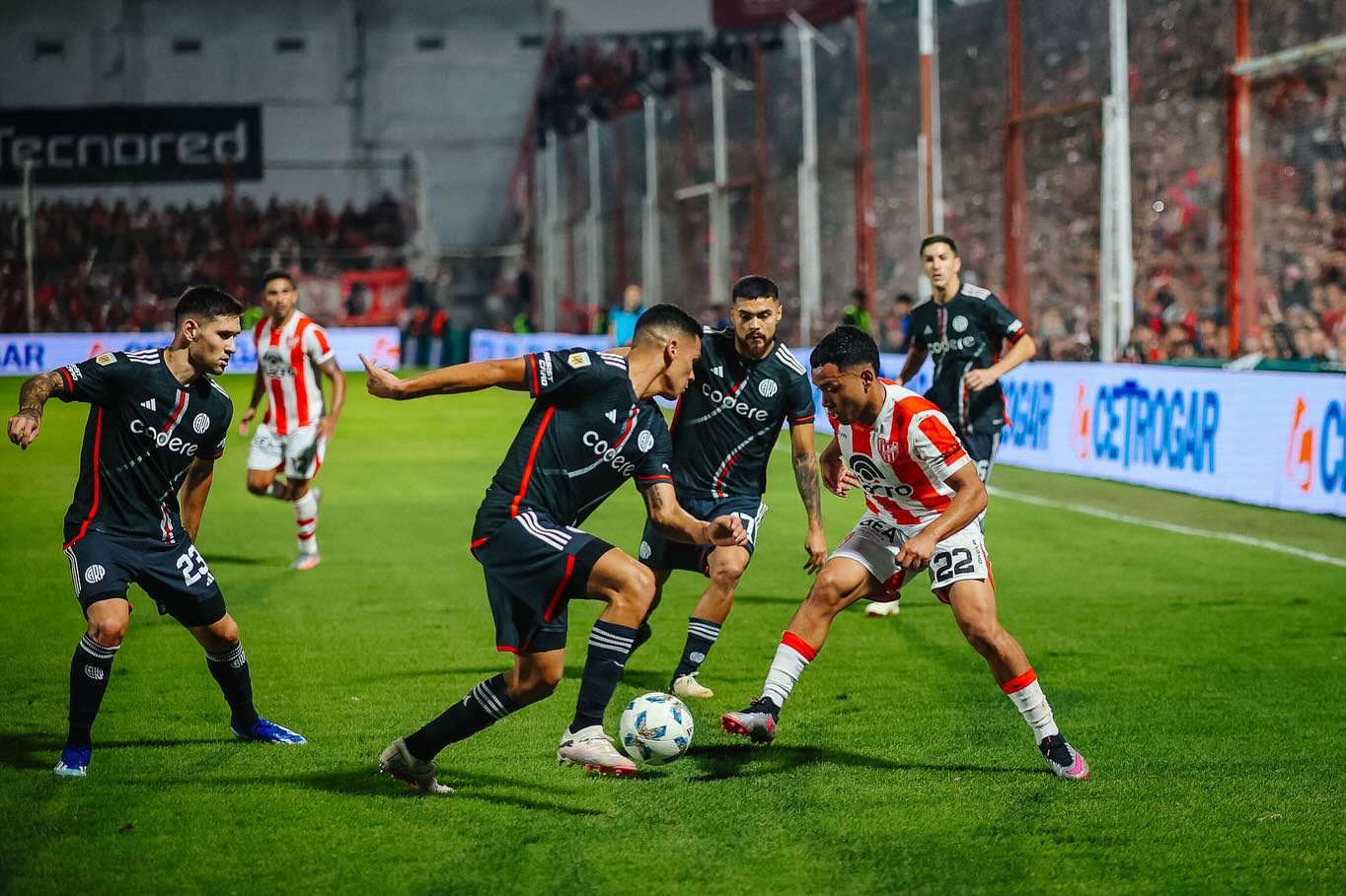 Instagram @damianpuebla_