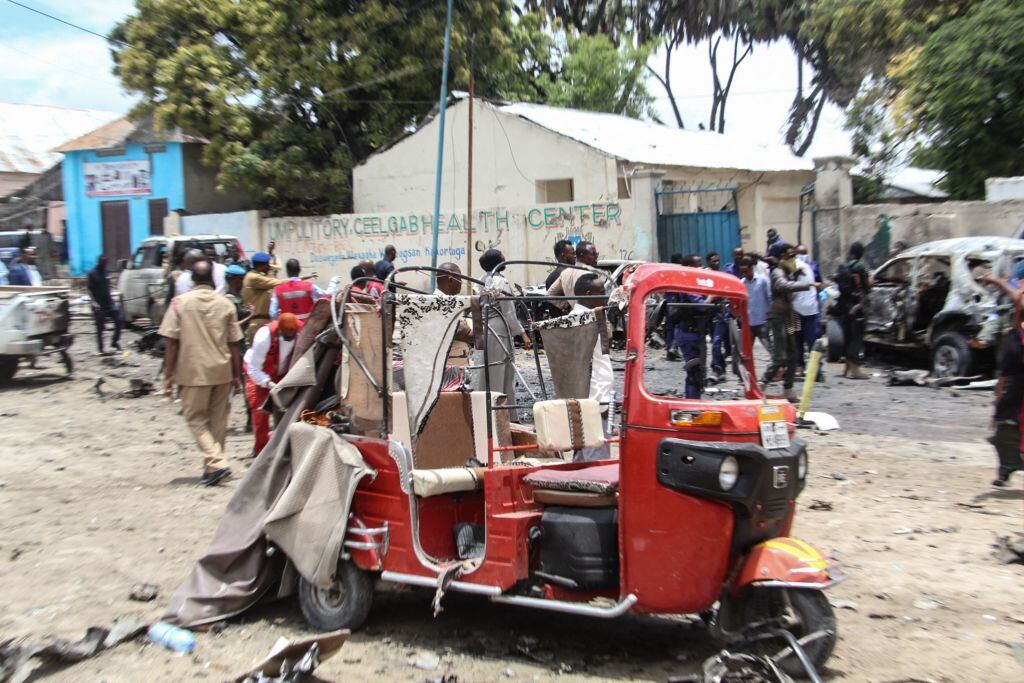 La onda expansiva del carro bomba afectó una zona en Mogadiscio