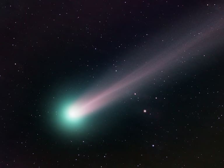 El cometa verde se acerca a la Tierra después de 50 mil años: ¿Cuándo y cómo verlo?