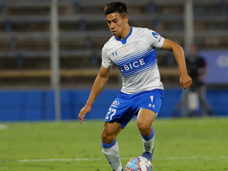 Alexander Aravena oficializa su regreso a la UC desde Ñublense: "Espero ser un aporte"