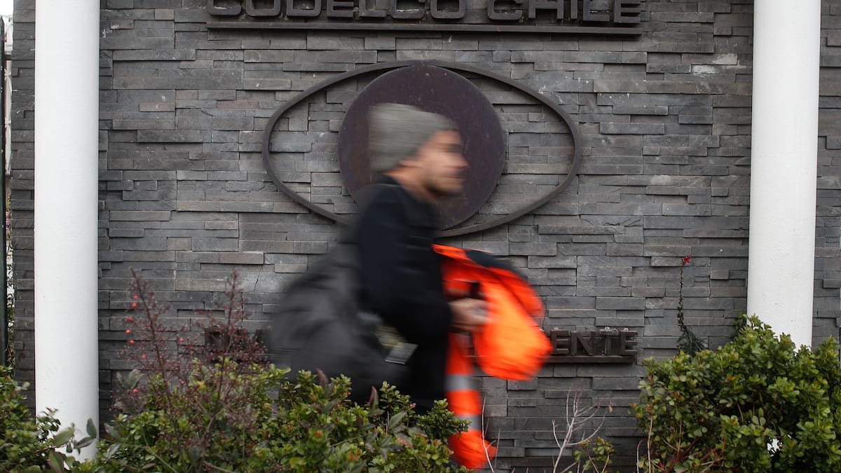 Federación de Trabajadores del Cobre acusa que gobiernos “solo han sacado plata” de Codelco y advierte defensa sindical de la estatal