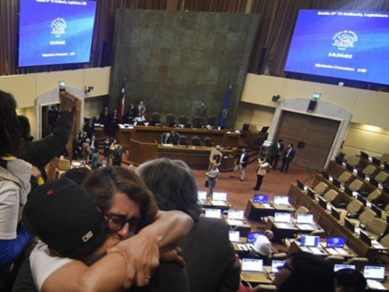 Diputada del Frente Amplio citó a Los Prisioneros durante debate por Identidad de Género