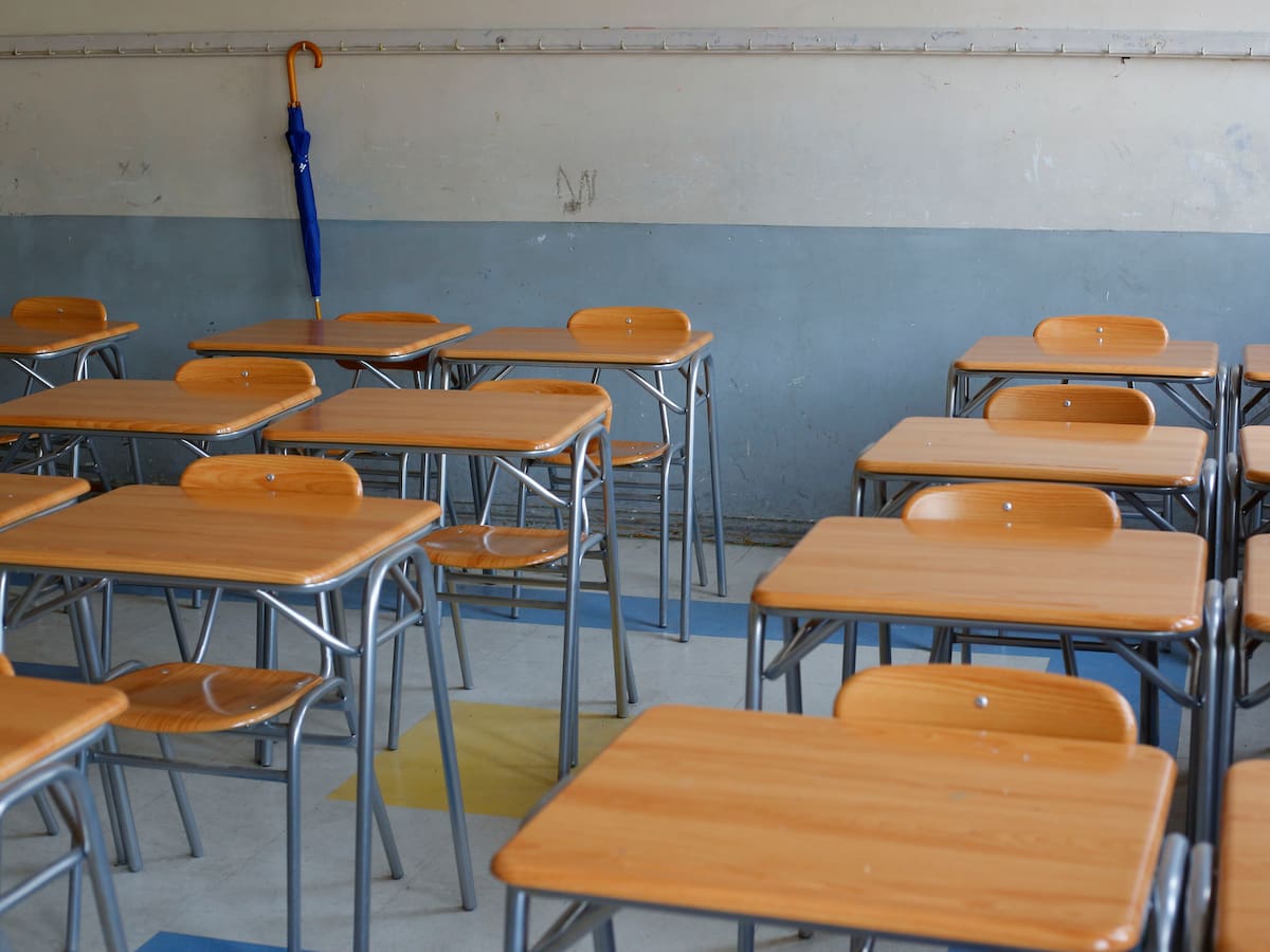 Pucón suspende las clases para hoy lunes en colegios municipales por daños provocados por el temporal de viento