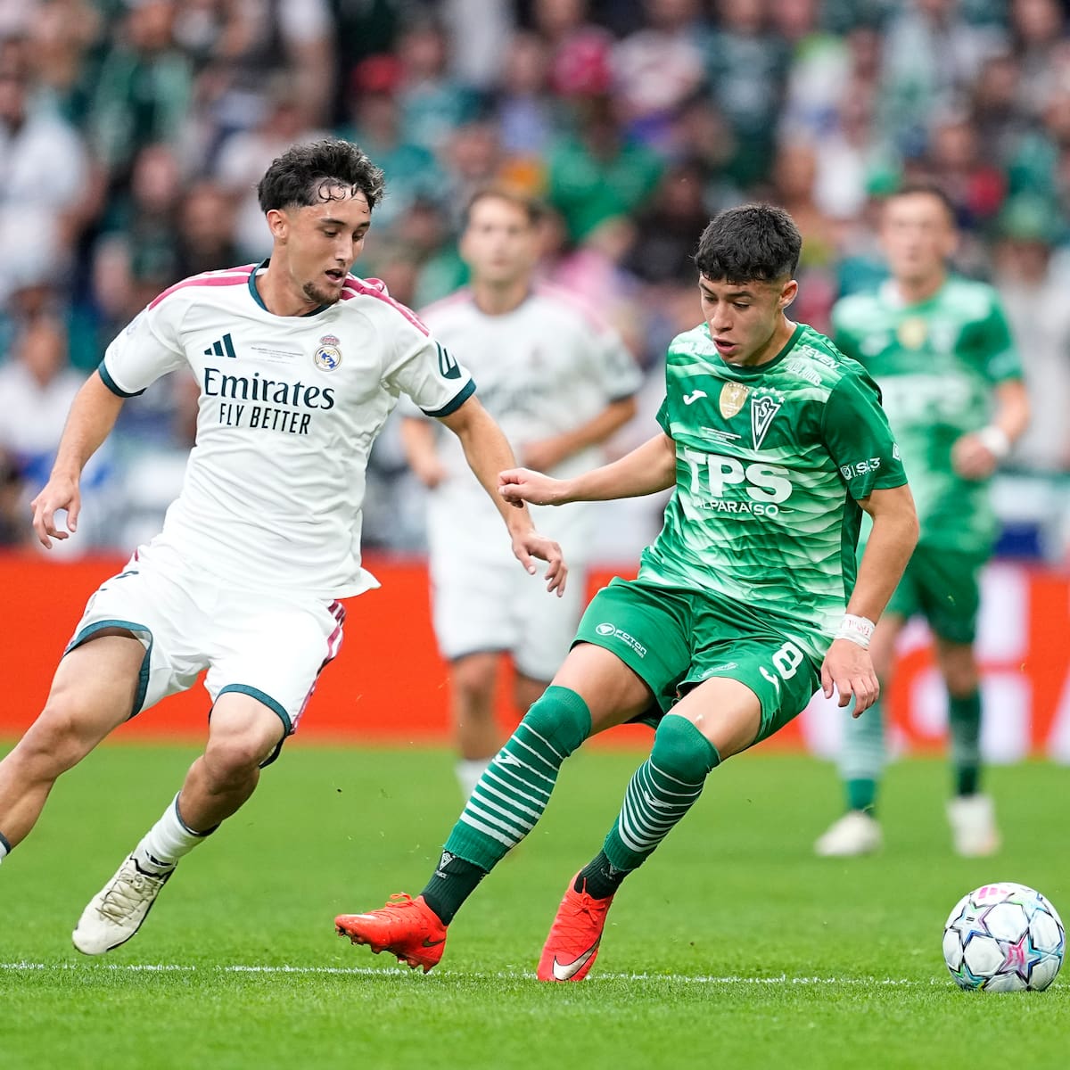 “¿Los elogios de Mourinho? No los he confirmado; si llegan a ser verdad no me cambia nada, mi foco está acá”