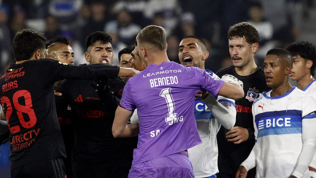 “Participaron activamente...”: árbitro identifica a cuatro jugadores y a un asistente como responsables de la pelea en duelo entre la UC y Colo Colo
