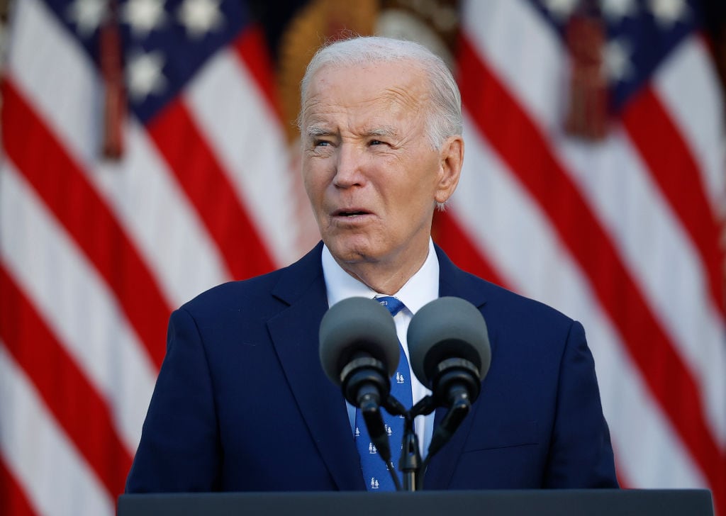 El saliente presidente de Estados Unidos, Joe Biden, habla en la Casa Blanca