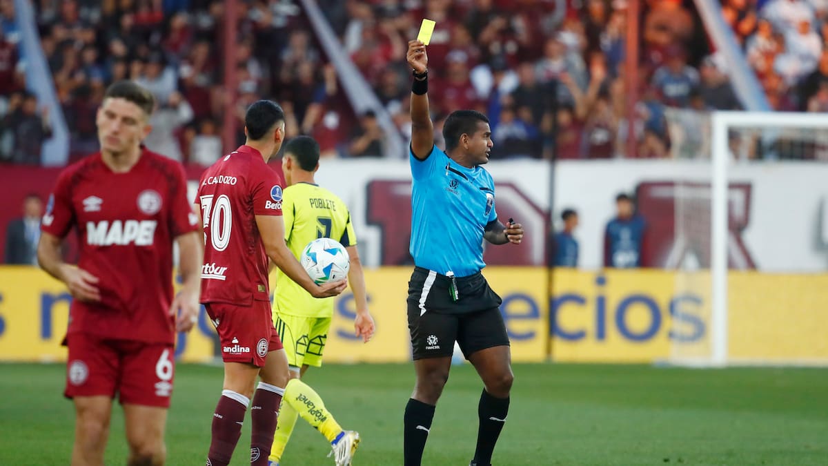 Se olvidaron del VAR: la dura infracción de Cardozo que pudo dejar a Lanús con 10 jugadores ante la U
