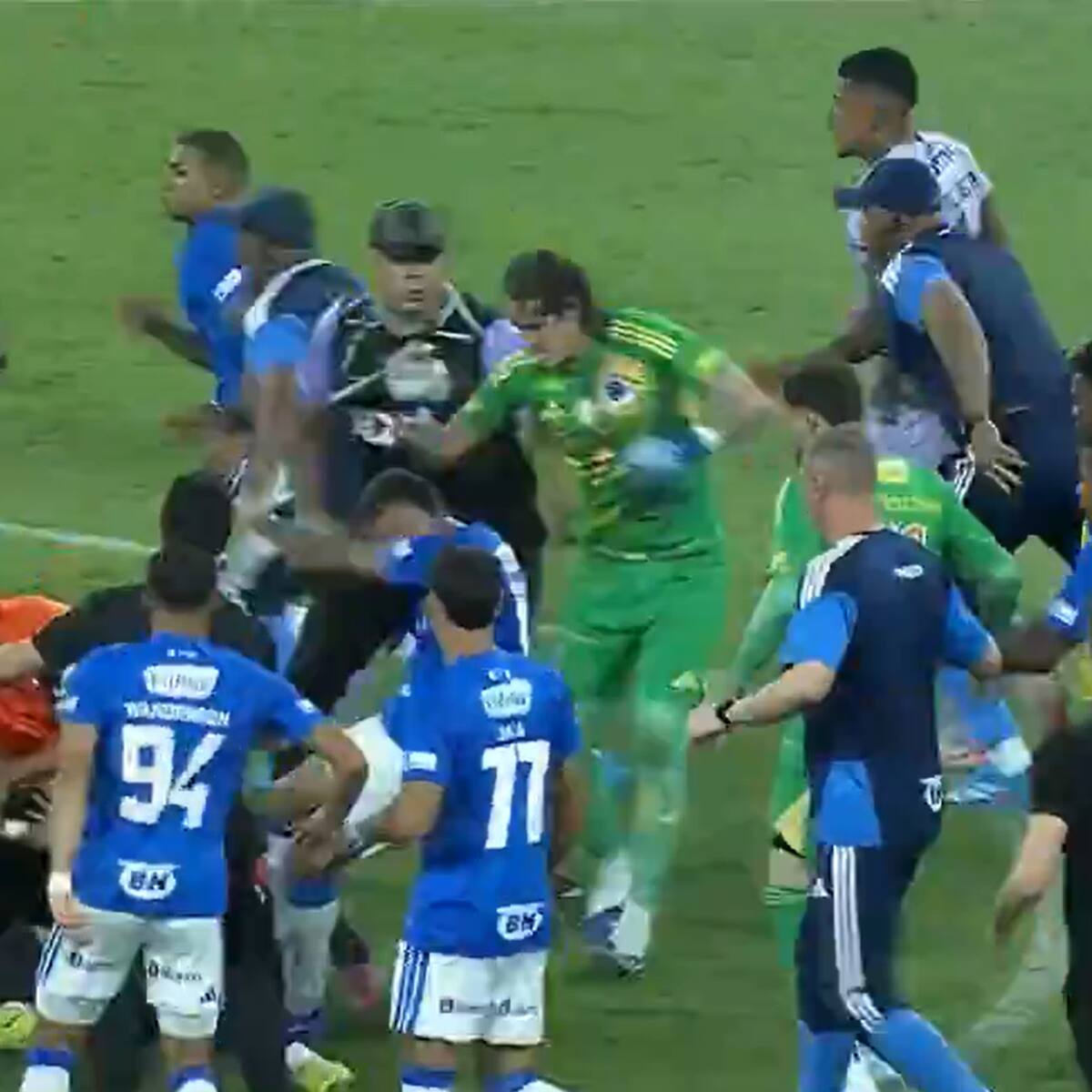 Batalla campal empaña título del Cruzeiro en la final del Campeonato Mineiro