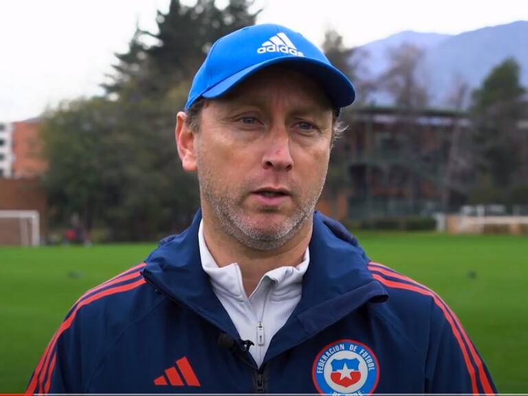 Luis Mena y la ausencia de Christiane Endler de la nómina de la Roja femenina: «Se está tomando un receso para enfrentar los nuevos desafíos»