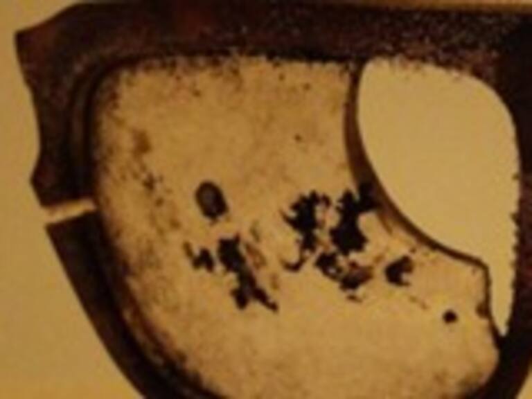 Teresa Silva: Con el pie toco algo, eran unos anteojos, los lentes de Salvador Allende