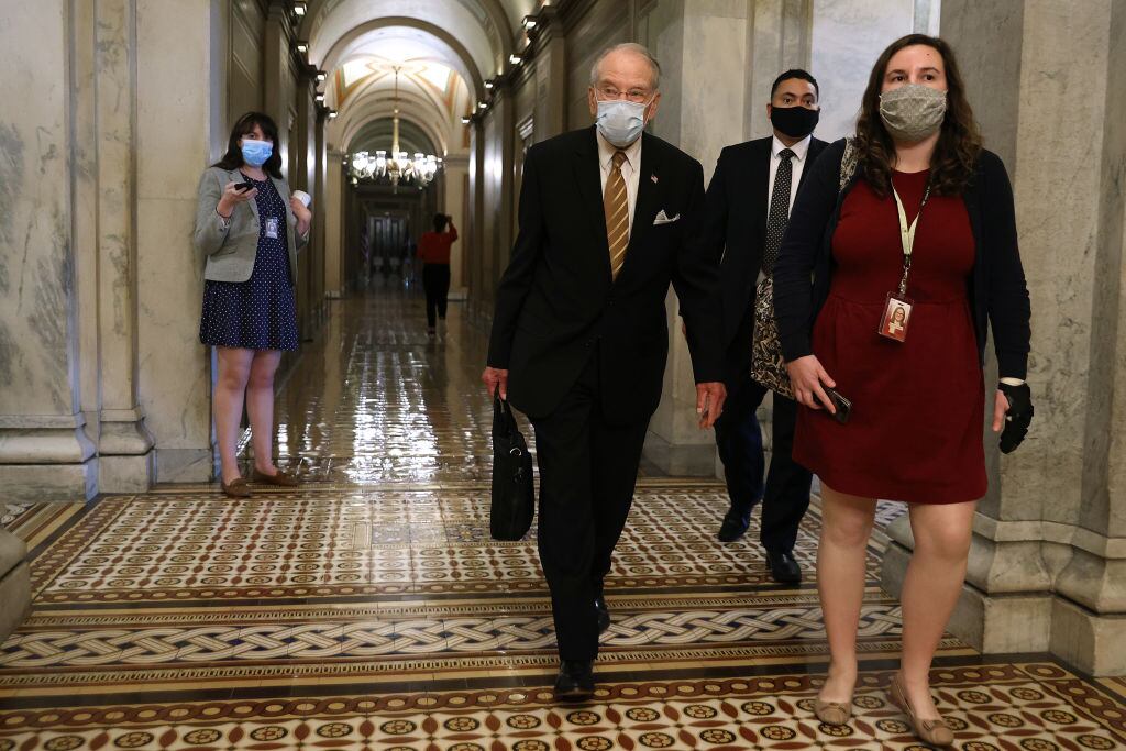 Los senadores de EEUU regresan a las sesiones en el congreso