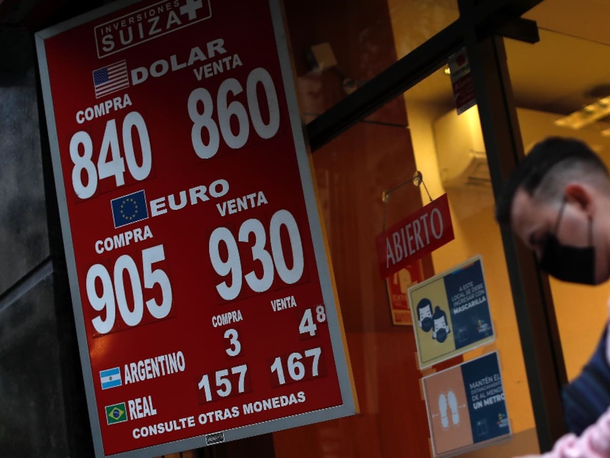 Dólar en Chile: divisa cierra sin gran variación en los 885 pesos