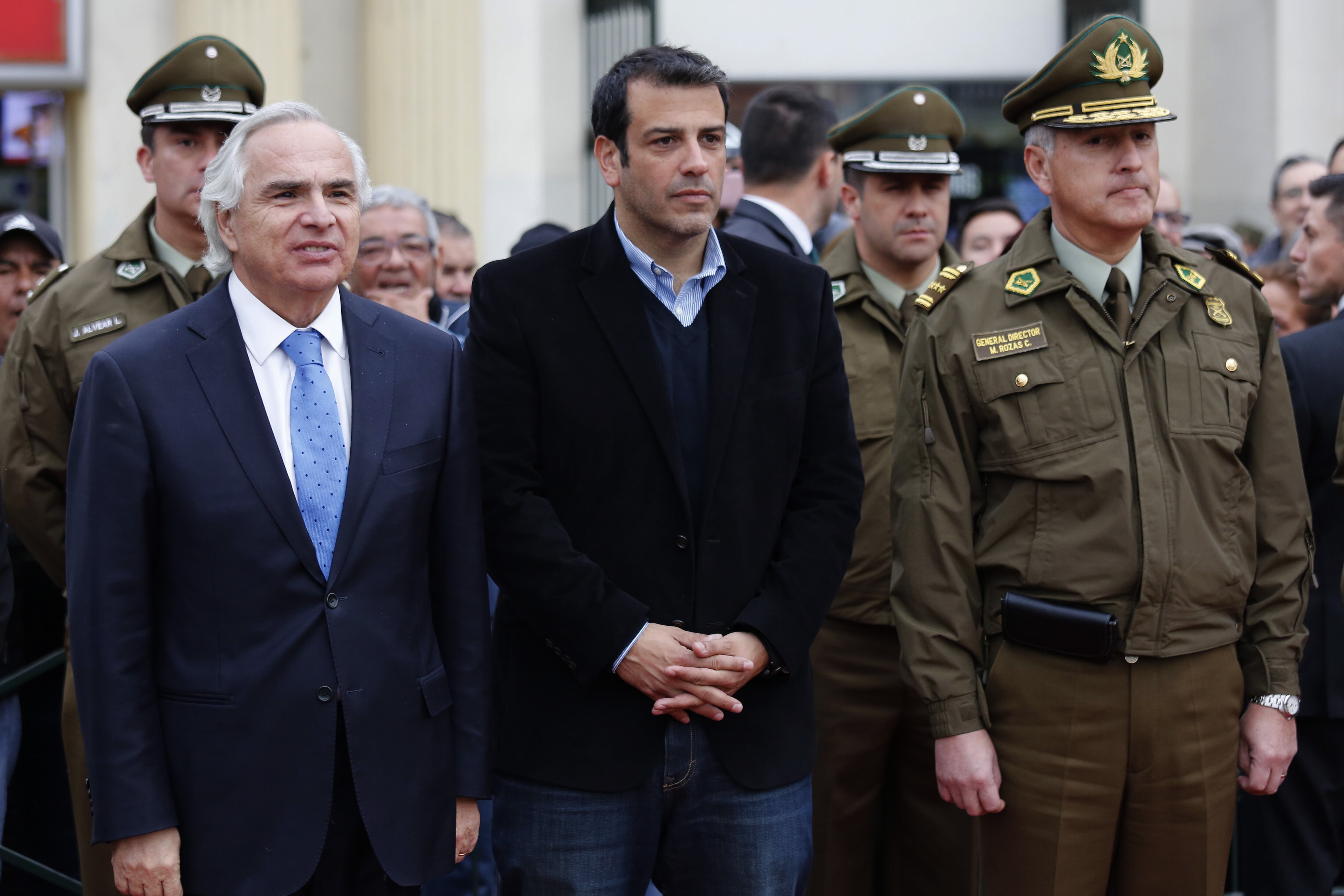 Comisión investigadora citó a exministros del Interior Andrés Chadwick y Rodrigo Delgado