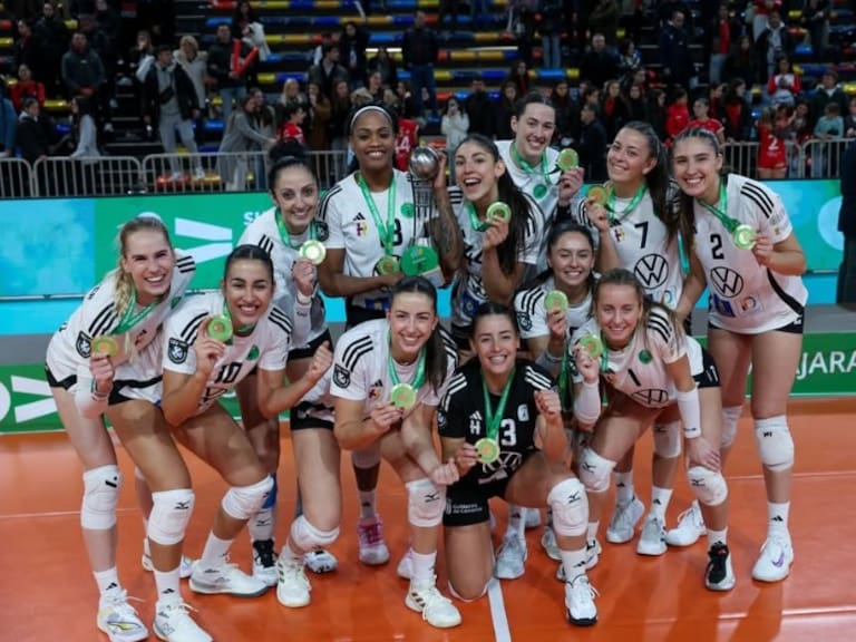 Figura del voleibol femenino de Chile se consagra campeona de la Supercopa en España