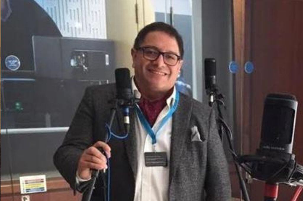 100 Años en el aire: Las reflexiones de Fernando Solís, la voz dorada de la radio chilena