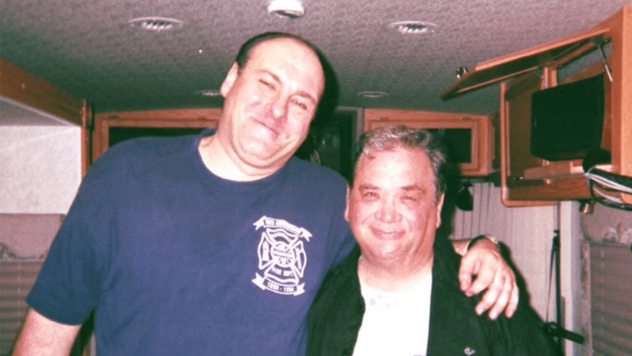 Charley Scalies y James Gandolfini durante las grabaciones de Los Soprano.