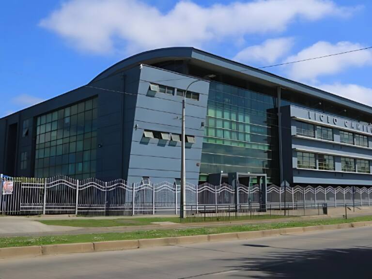 “De pronto, se desvaneció y cayó al piso”: repentina muerte de alumno en liceo de Temuco causa conmoción en comunidad estudiantil