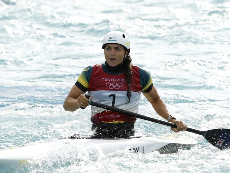 Jessica Fox, ganadora de medalla de oro en Tokio, reparó su kayak con un preservativo