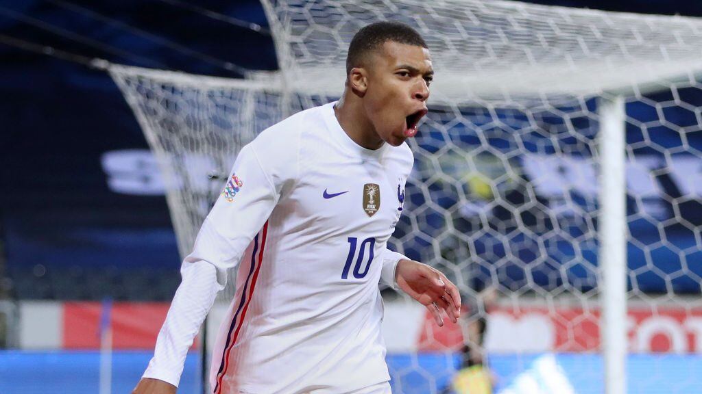 STOCKHOLM, SWEDEN - SEPTEMBER 05: Kylian Mbappe of France celebrates after scoring his team's first goal during the UEFA Nations League group stage match between Sweden and France at Friends Arena on September 05, 2020 in Stockholm, Sweden. (Photo by Linnea Rheborg/Getty Images)