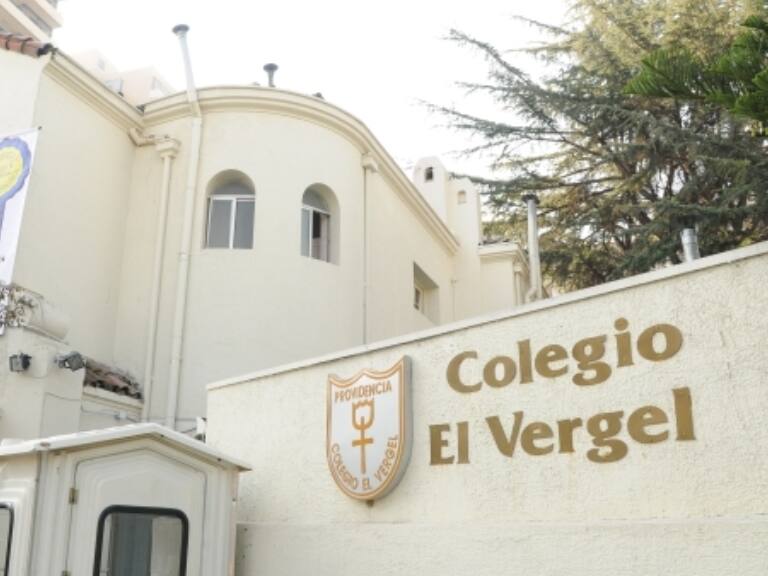 «No estamos dispuestos a que esto ocurra»: comunidad escolar reclama tras cierre de Colegio El Vergel