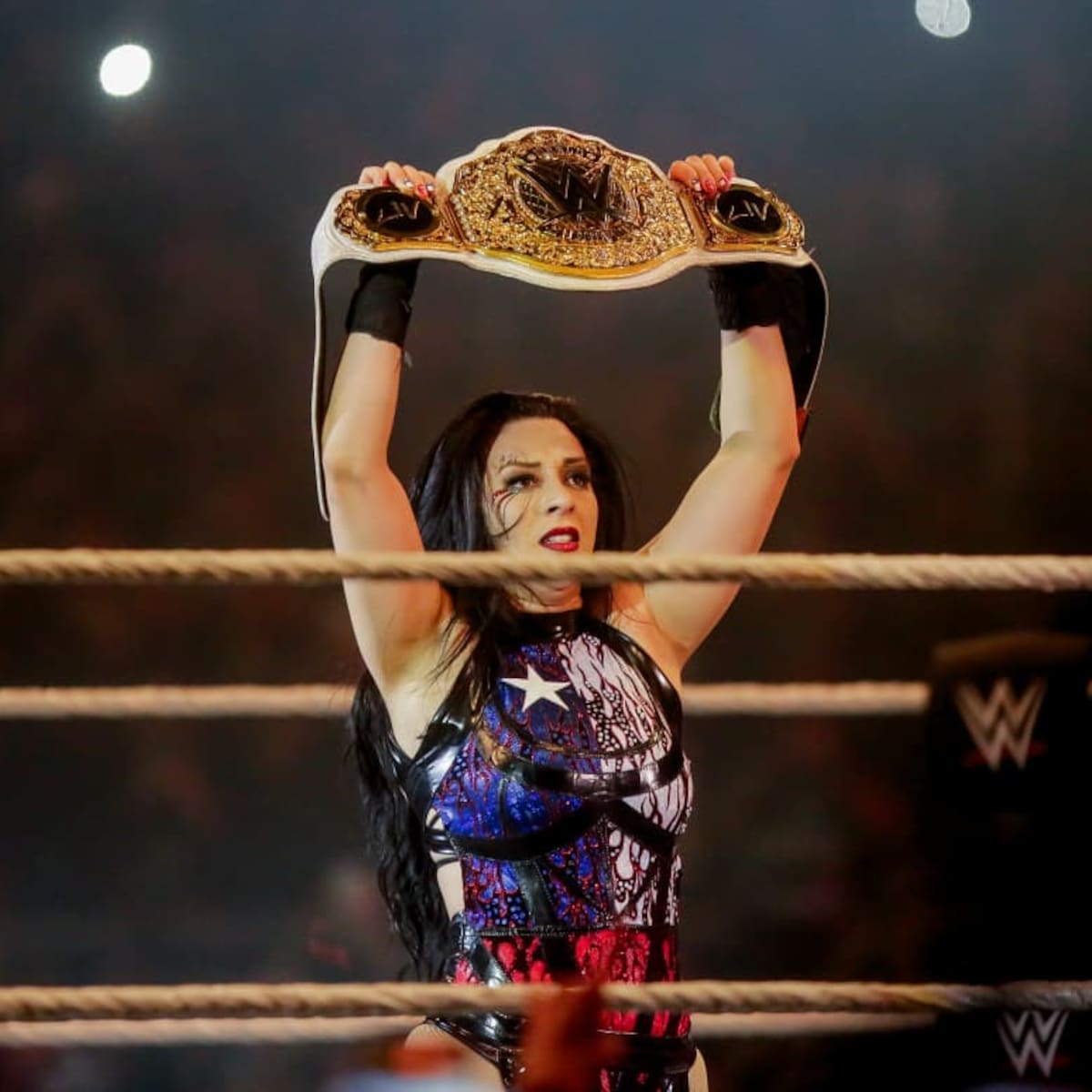 La primera vuelve a la cima en Chile: Stephanie Vaquer se corona campeona mundial de la WWE