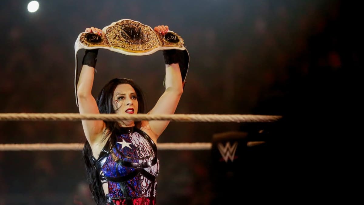 La primera vuelve a la cima en Chile: Stephanie Vaquer se corona campeona mundial de la WWE