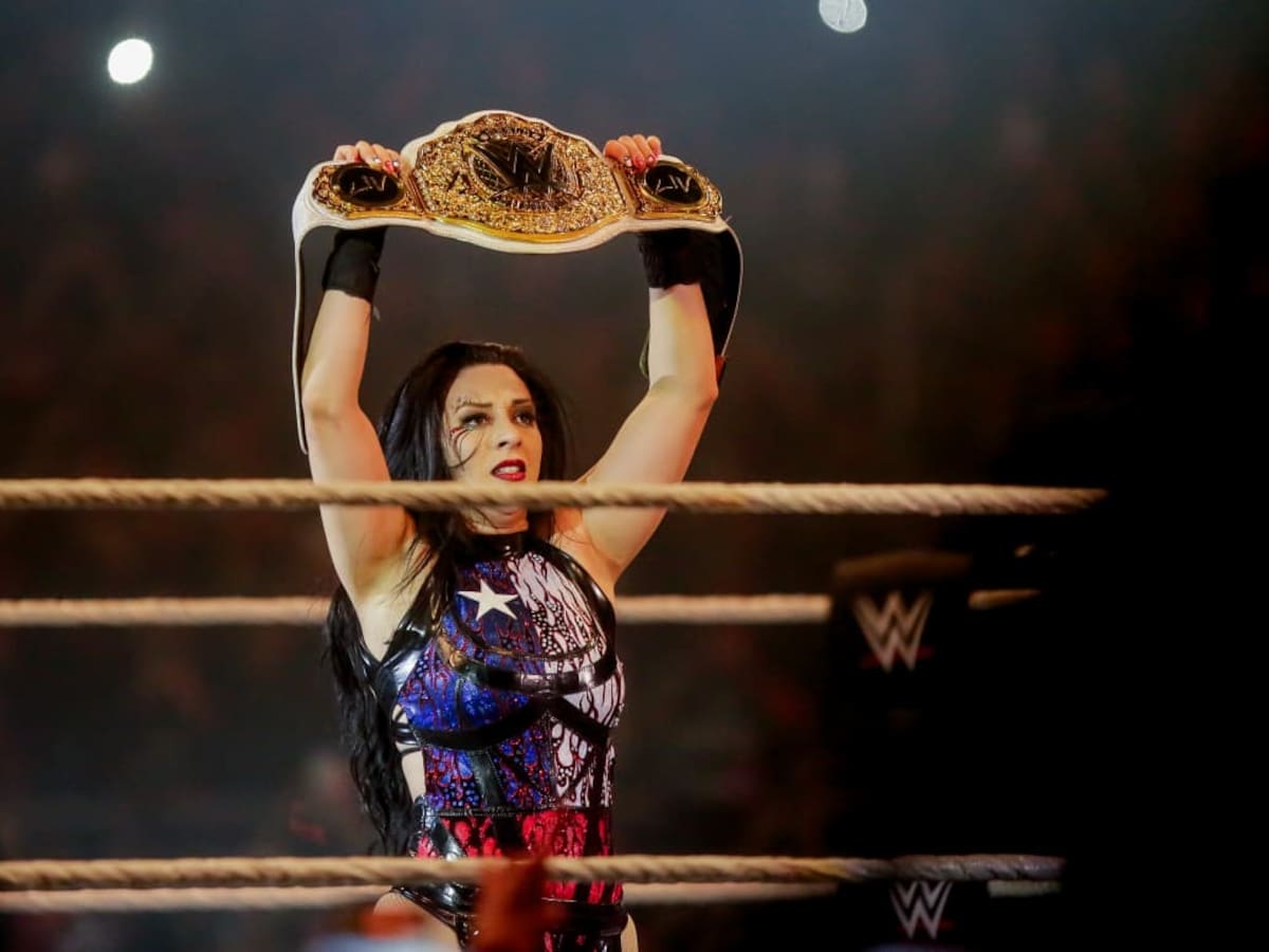 La primera vuelve a la cima en Chile: Stephanie Vaquer se corona campeona mundial de la WWE