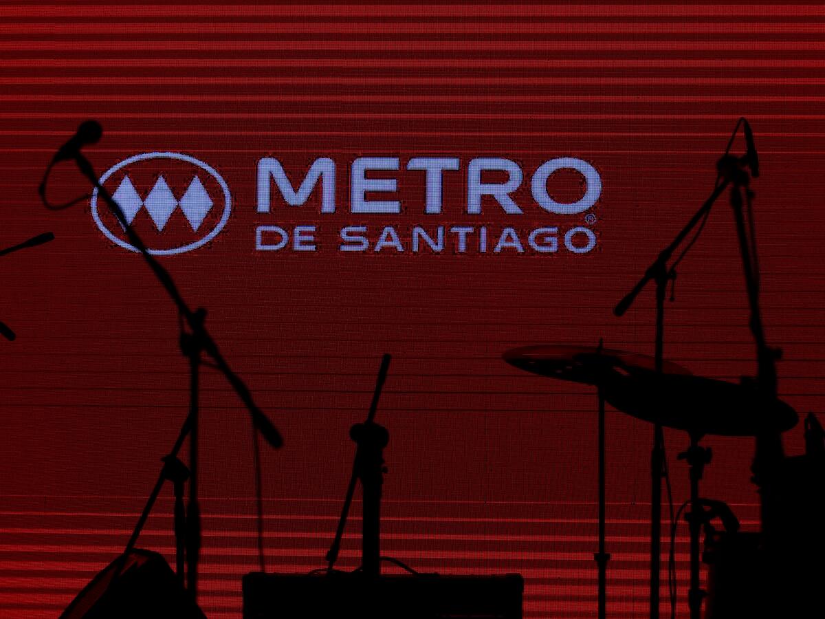 Música de estación: ícono del pop chileno dará concierto GRATUITO en el Metro de Santiago este viernes