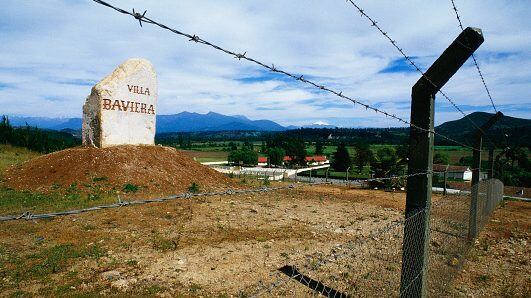 Víctimas de Colonia Dignidad piden renuncia de ministro de Justicia