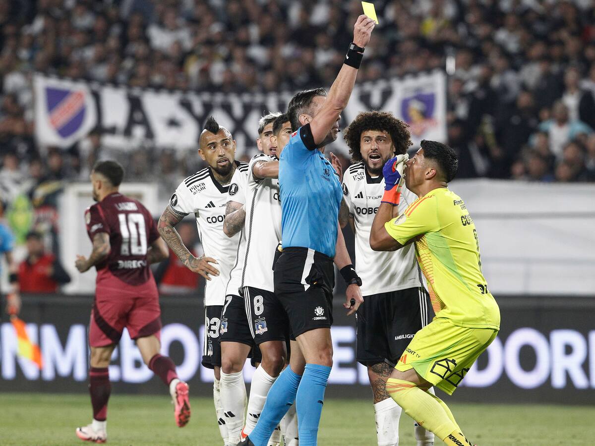 Esteban Pavez dispara contra el arbitraje tras la igualdad de Colo Colo ante River: “Todas las faltas las cobraban para ellos”