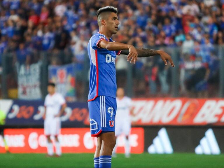 «Te pillaron poh compadre»: Leandro Fernández escondió en su media el objeto que habría agredido a Omar Carabalí