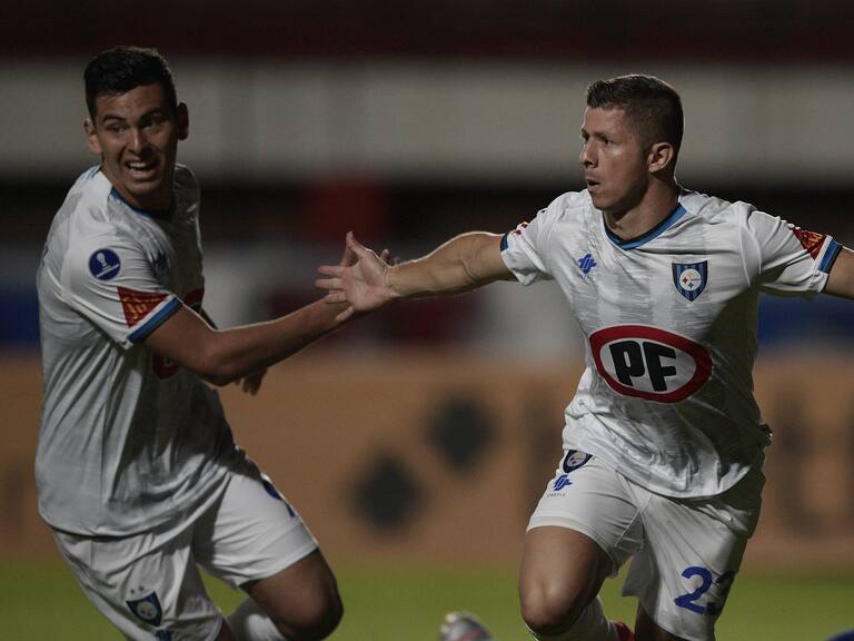 Cris Martínez tras la victoria de Huachipato en Argentina: «Vamos a pelear hasta el final para lograr el objetivo»