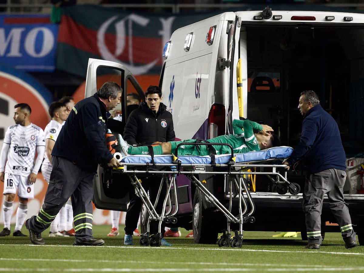 Impactante lesión empaña el partidazo entre Audax Italiano y Limache: debió ingresar la ambulancia