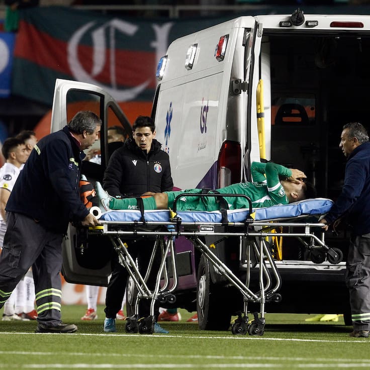 Impactante lesión empaña el partidazo entre Audax Italiano y Limache: debió ingresar la ambulancia