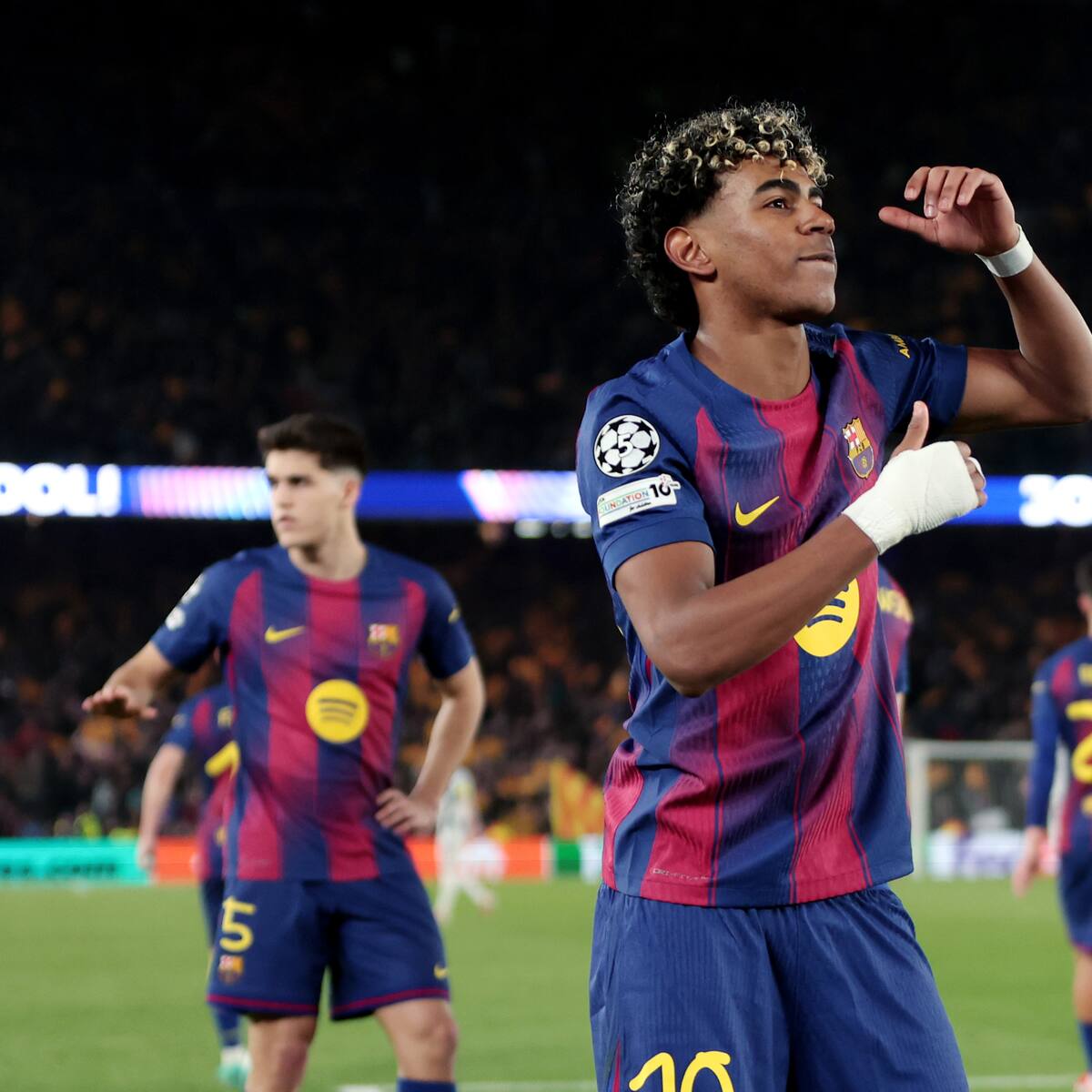 Barcelona aplasta al Newcastle para meterse cuartos de final de Champions League