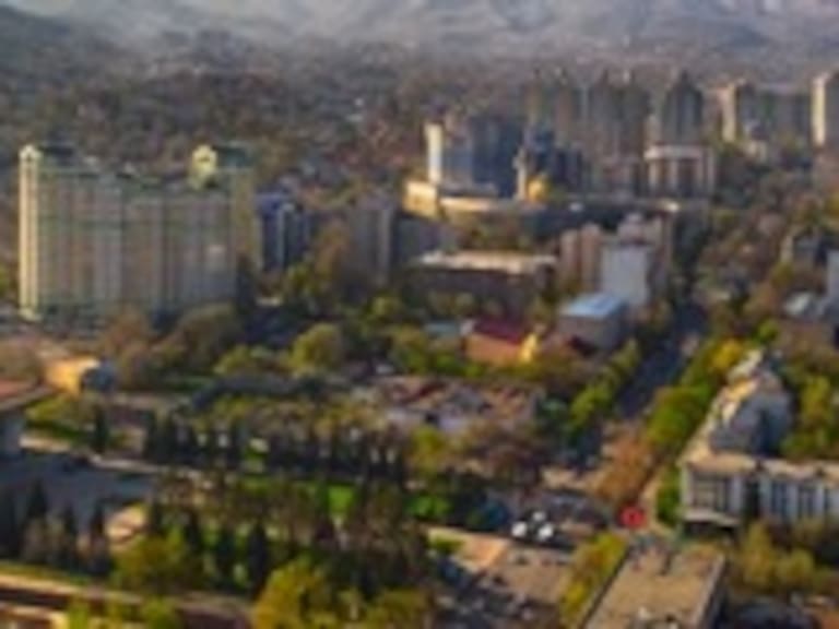 El parecido de Santiago con la ciudad más poblada de Kazajastán