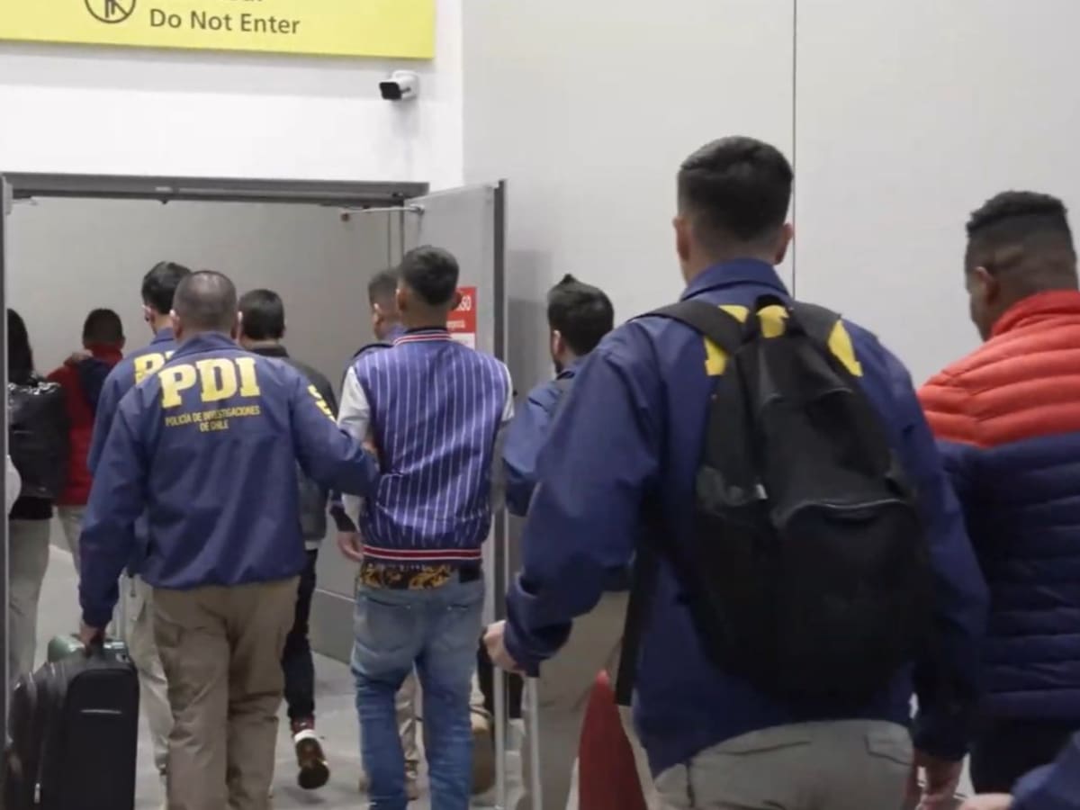 Con destino a Colombia y Perú: 69 personas son expulsadas del país en nuevo vuelo chárter