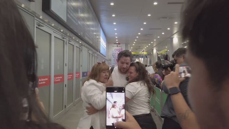 Chileno separado de su familia en dictadura se reunió con su madre biológica tras 35 años de búsqueda