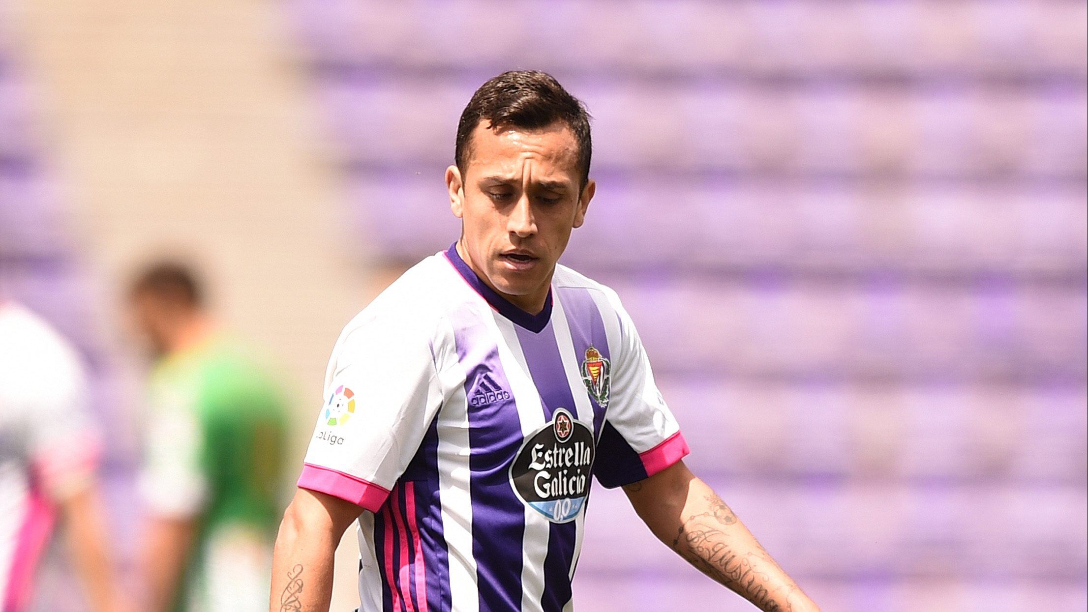 VALLADOLID, SPAIN - MAY 02: Fabian Orellana of Real Valladolid reacts during the La Liga Santander match between Real Valladolid CF and Real Betis at Estadio Municipal Jose Zorrilla on May 02, 2021 in Valladolid, Spain. Sporting stadiums around Spain remain under strict restrictions due to the Coronavirus Pandemic as Government social distancing laws prohibit fans inside venues resulting in games being played behind closed doors. (Photo by Denis Doyle/Getty Images)
