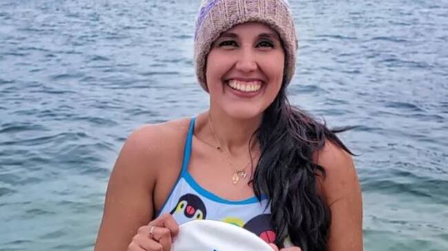 Bárbara Hernández es la primera nadadora sudamericana en cruzar el Canal del Norte