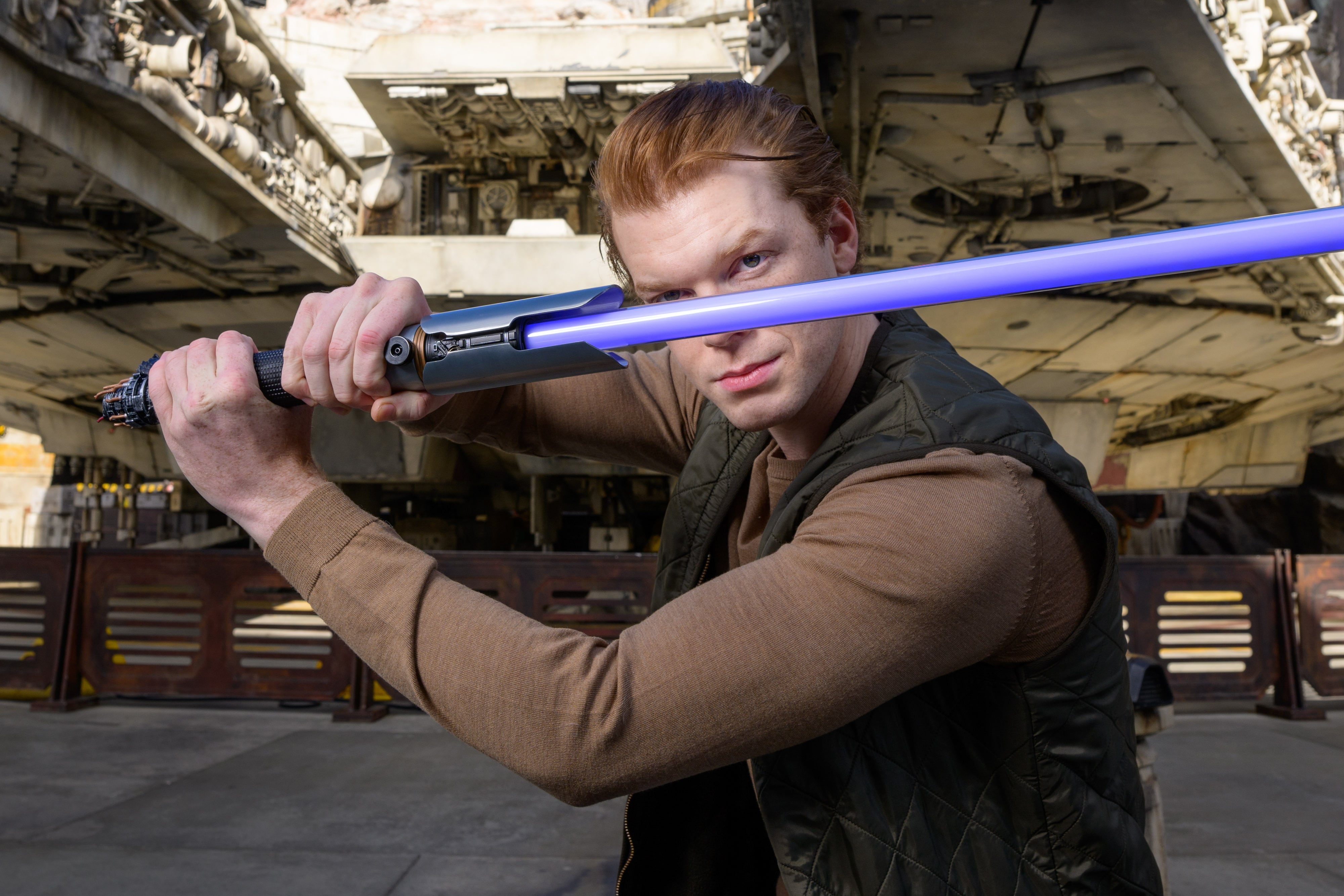 Cameron Monaghan como Cal Kestis.