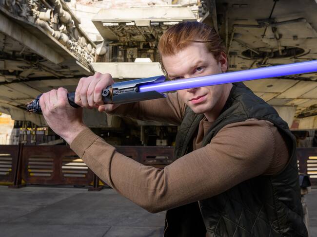 Cameron Monaghan como Cal Kestis.