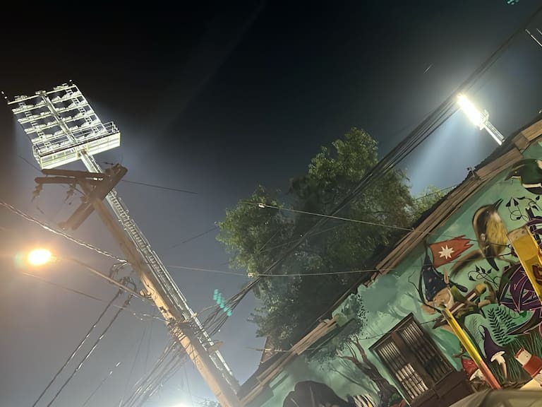 Unión Española refrenda su localía en Santa Laura tras chequear la nueva iluminación del recinto